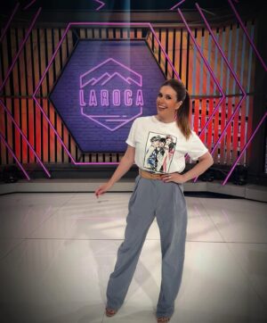 Cristina Plaza Instagram - Érase una señora feliz con una coleta 👑🩷 y con este #totallook de @dolorespromesasdp para el #domingo de @larocalasexta @lasexta 🙌🏻📺

#tv #work #lasexta #laroca #cuarzotv #dolorespromesas #sunday