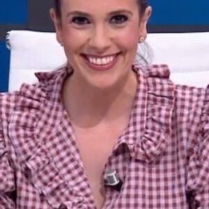 Cristina Plaza Instagram - Aquí los #favoritos del último #domingo en @larocalasexta @lasexta 🎉⭐️ Mañana… ¡más!

#tv #work #videoviral #viral #lasexta #cleanlook #nuriaroca #tendencia #risa #smile #goodvibesonly