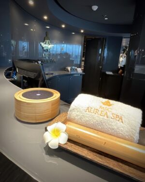 Cristina Plaza Instagram - Todo esto ha sido lo que he vivido esta semana… @msccruisesofficial ✨🩷🌊

1.- Brindis cada atardecer
2.- Risas y burbujas
3.- #relax en el #spa #mscaureaspa 
4.- mi primer #diadelamadre de dos 
5.- #cenas tematicas cada #noche
6.- #turista en #roma
7.- olor a #mar 24/7
8.- celebrando la #vida

#crucero #msccruises #sealife #cruceromediterráneo #unviajehacialabelleza #mediterraneo #smile #goodvibesonly #holidays