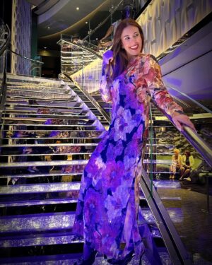 Cristina Plaza Instagram - Todo esto ha sido lo que he vivido esta semana… @msccruisesofficial ✨🩷🌊

1.- Brindis cada atardecer
2.- Risas y burbujas
3.- #relax en el #spa #mscaureaspa 
4.- mi primer #diadelamadre de dos 
5.- #cenas tematicas cada #noche
6.- #turista en #roma
7.- olor a #mar 24/7
8.- celebrando la #vida

#crucero #msccruises #sealife #cruceromediterráneo #unviajehacialabelleza #mediterraneo #smile #goodvibesonly #holidays