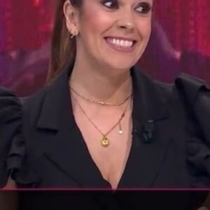Cristina Plaza Instagram - Aquí la #celebrityplaza de @larocalasexta del #domingo pasado… ¡Mañana más y mejor! 🤪✨🙌🏻

#celebrities #cotilleos #famosos #rosalia #gwynethpaltrow #malu #kardashian #georgina #smile #goodvibes #tv #work #lasexta