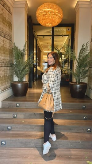 Cristina Plaza Instagram - Hoy he descubierto uno de los #restaurantes de #madrid más top para comer #solomillowellington 🩵⭐️ @calistorestaurante 
Y no solo eso, aquí os dejo la #experiencia completa con todos los platos.
PD: La #torrija es ESPECTACULAR 🫠

Como siempre, otro descubrimiento de mis queridas @idolyagency_official 🩵⭐️

#restaurantesmadrid #calisto #calistorestaurante #food #foodlover #plazafoodexperience #ensaladilla #croquetas #foodporn