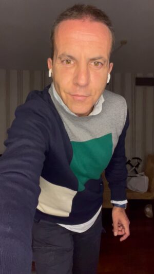 Cristóbal Soria Instagram - Me encanta sacarle puntos a estos del real de madrid pagándoles con su propia medicina…recibiendo ayudas arbitrales…!!!