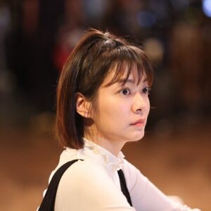 Crystal Lin Instagram - 燒腦映君表情包
決定留下來幫忙，不去美國留學的映君，這兩集積極的和媽媽開啟激烈的對話，揪竟到什麼時候這對母女才能真正了解對方的想法🥹
勇氣家族剩下兩集了，且看且珍惜😎

#勇氣家族