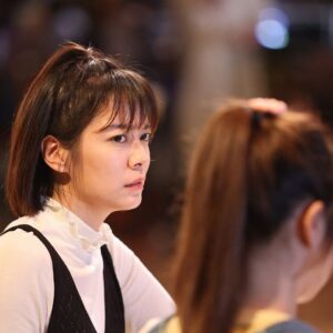 Crystal Lin Instagram - 燒腦映君表情包
決定留下來幫忙，不去美國留學的映君，這兩集積極的和媽媽開啟激烈的對話，揪竟到什麼時候這對母女才能真正了解對方的想法🥹
勇氣家族剩下兩集了，且看且珍惜😎

#勇氣家族