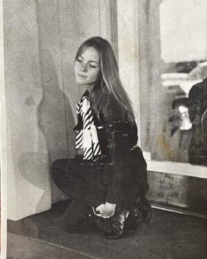 Crystal Moselle Instagram - My mom at 19 ⚡️vs⚡️me at 19.
