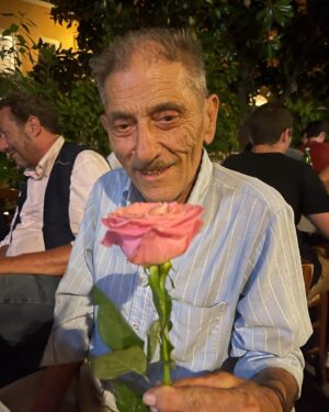 Crystal Moselle Instagram - This man Paolo Grassini our new friend and an Italian documentarian/filmmaker  has never been given a rose in his entire life.  @ddwifi and I felt he needed to experience the beauty of a rose. P.s. @missomalondon I’m living for your jewelry. 🙏🏽✨