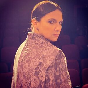 Cynthia Falabella Instagram - A Mulher 3 tá chegando . “Ladainha para um Defunto Morto” de Maciel Silva e direção de Fernando Neves em breve !