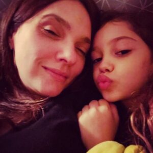 Cynthia Falabella Instagram - Para a mãe mais incrível do mundo🌏.
Te amo muito feliz dia das mães🫶🏻🫶🏻🫶🏻🫶🏻