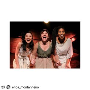 Cynthia Falabella Instagram - #Repost @erica_montanheiro with @use.repost
・・・
[ÚLTIMAS SEMANAS da peça ENTRE OS TRILHOS E A BALEIA] três últimas semanas desse trabalho lindo, com essas três maravilhosas: @ligiayamaguti @cynthiafalabella @eu.gabicosta 
Direção @erica_montanheiro 
Direção assistente @anaelisamattos 
Texto @luana.frez 

NÃO PERDE! Arrasta o carrosel pra ver as informações no flyer.
A boa notícia é que temos SESSÕES EXTRAS:
24/11 - 20h30
25/11 - 17h 
01/12 - 20h30
02/12 - 17h30
03/12 - 17h30
04/12 - 16h30
Gratuito no mezanino do Centro Cultural FIESP