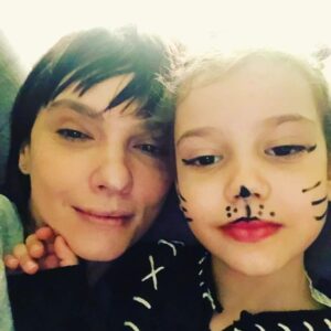 Cynthia Falabella Instagram - Para a mãe mais incrível do mundo🌏.
Te amo muito feliz dia das mães🫶🏻🫶🏻🫶🏻🫶🏻