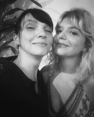 Cynthia Falabella Instagram - Viva a Gente ! Brindando Nossos Aniversários! Te amo @erica_montanheiro  Noja Amada