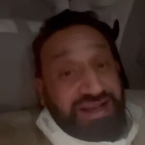Cyril Hanouna Instagram - Bonne année et à demain en direct à partir de 18h40 sur @c8lachaine pour votre rendez-vous @tpmptv ! ❤️