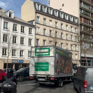 Cyril Hanouna Instagram - 🚚 En route pour l’Assemblée !