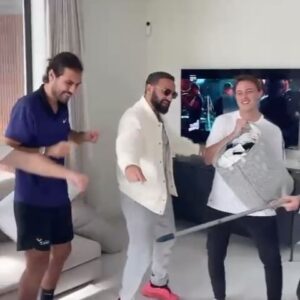 Cyril Hanouna Instagram - C’est la vie qui veut ça ! 😂🕺🏽

J’espère que vous kiffez vos vacances mes chéris!