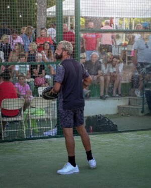 Cyril Hanouna Instagram - C’était la folie ! 💪🏽🎾 @johan.bergeron 

@boxtoboxagency @tennisclubdebandol