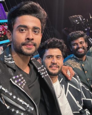 D Gautham Krishna Instagram - Bb reunion at Bb Utsavam…
#bb7 
@ambati_arjun 
@actorsivaji_ 
@nayani_pavani 
@amardeep_chowdary 
@priyankamjain___0207 @shobhashettyofficial 
@subhashree.rayaguru 
@aata_sandeep 
@princeyawar 
@pallaviprashanth_ 
@tastyteja 
@rathikarose_official @ashwinii_sree @bholeofficial1 
#gauthamkrishna #bigbosstelugu #bigboss