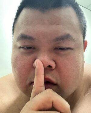 Da She Wan Instagram - 最近在阿公面前都不敢說滑不滑問題！
