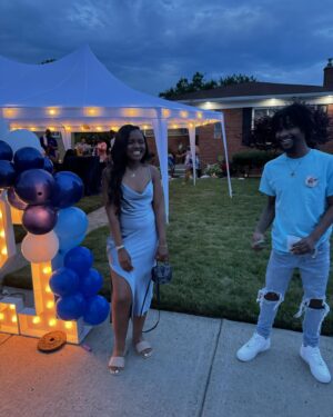 DaCarla Strong Instagram - twin flame 🔥🚦
21 years around the sun
young mastermind
always us in this life and after
happy birthday @itslimbaby 💛