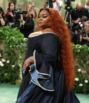 Da'Vine Joy Randolph Instagram - Thank you @wellahairusa for giving me everything I needed for my Met look. #WellaUltimateRepair always gets me right. Hair slayed by @lovetaije #wellapartner