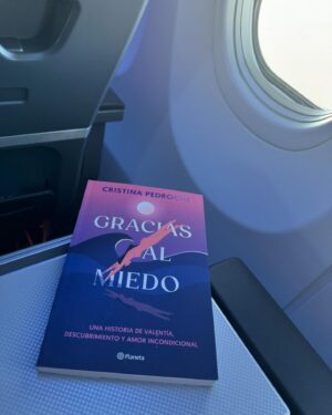Dabiz Muñoz Instagram - Reconozco que aunque tenía una copia del libro en mis manos desde hacía semanas me ha costado mucho empezar a leerlo. Y ahora lo estoy leyendo poco a poco, como los buenos guisos que se saborean lentamente, porque alimentan el alma y porque si están bien cocinados, son intensos y con muchos matices, y no te quieres perder nada por el camino.
Sigo pensando que has sido muy valiente, demasido generosa e incluso un poco kamikaze; es un libro tan sincero, tan de verdad, que da vértigo por dejarte tan expuesta y tan desnuda.
Solo confirma que eres única y maravillosa, diferente y salvaje… 
Te admiro, te amo y te quiero Pedroche @cristipedroche , siempre contarás con mi espada de manera incondicional en todo lo que hagas y quieras 
❤️❤️❤️ 
Mañana sale el libro y todos sabemos que va a ser un éxito arrollador porque te mereces todo lo bueno que te pase.