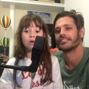 Dado Dolabella Instagram - @flordolabella completa mais uma primavera! 🥳🌷🎊🎂

que papai do céu abençoe todos seus passos e que você realize seus sonhos… com alegria, doçura, generosidade, respeito e muito amor… sentimentos que transbordam de você desde quando veio pra esse mundo. ❤️‍🔥

meu orgulho. tenho muita sorte e muita gratidão pela oportunidade de ser seu pai… me faz melhor todos os dias… o céu é o limite pra você! 🌌

conte sempre comigo. ♾️