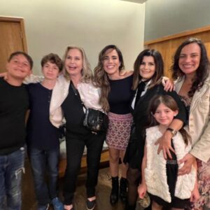 Dado Dolabella Instagram - Meu amor! Que espetáculo! 🔥

Meu peito está até agora de ressaca! Você é um tsunami de emoções, sentimentos e energia! ⚡️

Que show!! Você linda, leve, precisa, dançando, cantando que nem passarinho no rio, esquentando até o coração mais frio……… 💙

Trazendo aquele gostinho do céu que só você consegue proporcionar… ✨

E de quero mais… mais… mais… 🤩

Gratidão por essa noite mágica com a minha família e amigos/amores das nossas vidas!! ☀️💛

Te amo! 🌹❤️‍🔥

“Eu tenho tanta saudade…” 🥰