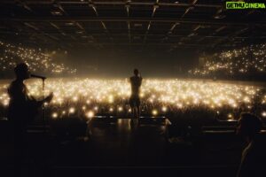 Dag-Alexis Kopplin Instagram - Die zwei Fragezeichen und das Lichtermeer
#sdpdieband #auftour #turnyourlightson #daslichtermeerseidihr