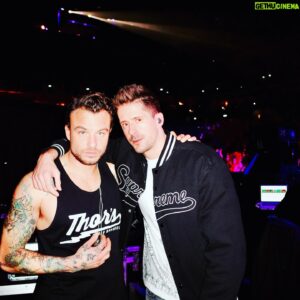 Dag-Alexis Kopplin Instagram - Ihr Lieben,
ein ultraextrem bewegtes Jahr neigt sich dem Ende. Ich mache nun eine Insta-Socialmedia-Digitaldetox-Pause. Ein bisschen Ruhe vor dem Sturm des nächsten Jahres. Ich danke Euch für euren Support, rennt mir nicht weg und wir sehen uns irgendwann nächstes Jahr! 
#instapäuschen #ichbindannmalweg #lookafteryourmentalhealth