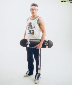 Dag-Alexis Kopplin Instagram - „Hi, willst du Sk8en?“

#kidsoftheninetees #sk8erboy #throwback #501 #sdp