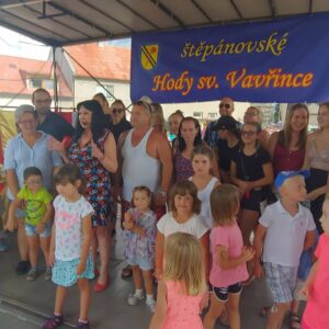 Dagmar Patrasová Instagram - Štepánov u Olomouce#zpívali si deti i dospelí#děkujeme🍀👍