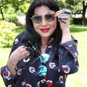 Dagmar Patrasová Instagram - Před časem jsem se nadchla pro sluneční brýle @crulle.eyewear společnosti @alensa.cz. Pokud se vám taky líbí,  můžete si je pořídit s desetiprocentni slevou! Platí to i na dioptrické brýle. KÓD je dada10 :*