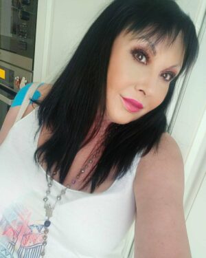 Dagmar Patrasová Instagram - 🤗👑🌞
#czech #dadapatrasovaislife #photography #prague #smile #dadapatrasovafanclub #instamood #czechrepublic #instagood #ahoj #photooftheday #dagmarpatrasova #followme #instalike #instapic #slovakia #czechfitness #czechvip #czech_insta #czechia🇨🇿 #filmphotography #czechphotography #instaczech #kralovna #thequeen  #czechwoman #czech_world #spolutozvladneme