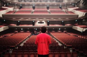 Daichi Miura Instagram - OVER TOUR 神奈川
今ツアー2度目の神奈川
大盛り上がりでしたね
みんなのエナジーが混ざり合う
素敵なライブ
有難うございました🔥

さて
遂に本日
ホールツアーファイナル
埼玉大宮
とても楽しみです👍
会場でお待ちしています☺️
#daichimiuralivetour2023 
#OVER
#神奈川
