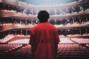 Daichi Miura Instagram - OVER TOUR 札幌
会場の形も相まって
皆さんの手拍子や声援が降り注いでくるような
贅沢なライブでした
久しぶりの札幌
とても嬉しかったです
有難うございました🙏

さて
本日は初めての苫小牧
とても楽しみです
会場でお待ちしています☺️
#daichimiuralivetour2023 
#OVER
#札幌