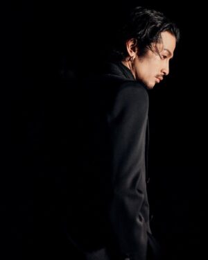 Daiki Tsuneta Instagram - Thanks SAINT LAURENT for having me the other night! The show was magical and I got inspired. Bravo!!! @ysl @anthonyvaccarello 
ㅤ
パリコレに参加しました。サンローランのアンバサダーになって初めて参加したショーはとても美しく刺激的で学ぶ事が多かった。俺も作品を作らねばと、過去に無い程に曲を作りまくって日本に帰ってきた。ただいま🇯🇵。
ㅤㅤ
#SaintLaurent
ㅤㅤ
Thx my team
@tomoyuki_kawakami
@tsuyoshikurata 
@rr_takai_