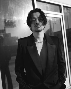 Daiki Tsuneta Instagram - New adventure with Saint Laurent
ㅤ
SAINT  LAURENT @ysl アンバサダー就任しました。
伝統あるサンローランと共に世界中を旅する事が楽しみでなりません。日本人初の抜擢という事でとても光栄です。宜しくお願い致します☺️ 常田大希
ㅤ
@ysl #SaintLaurent
ㅤ
ㅤ
Photo by @tomoyuki_kawakami 
Styling by @tsuyoshikurata