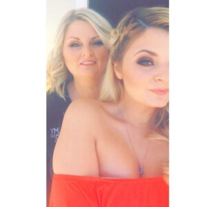 Dakota Hood Instagram - You might have a mom, she might be the bomb
But ain't nobody got a mom like mine
Her love's 'til the end, she's my best friend
Ain't nobody got a mom like mine❤