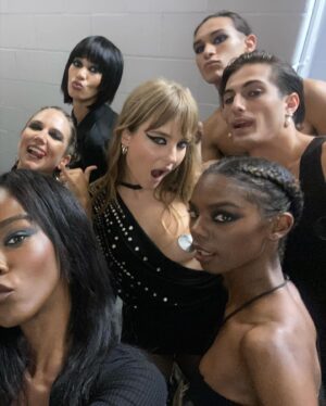Dakota Moore-Lizotte Instagram - Photo dump 👽 👠 💄🕷🌹🎸💵🧨❤️‍🔥