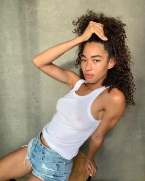 Dakota Moore-Lizotte Instagram - 🧚🏽‍♀️