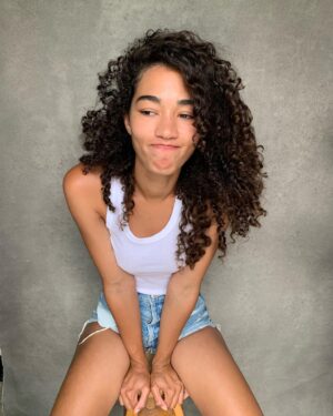 Dakota Moore-Lizotte Instagram - 🧚🏽‍♀️