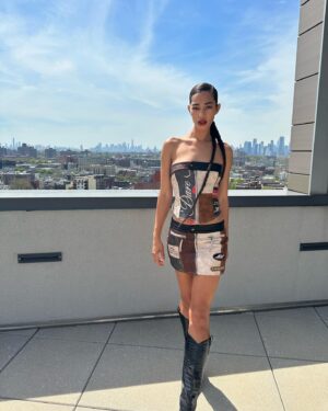Dakota Moore-Lizotte Instagram - Will always be a city girl tho 🌆 

Thank you @jadedldn for the dreamiest set ✨