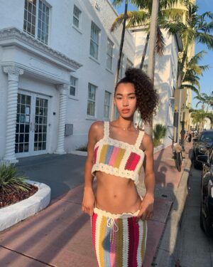 Dakota Moore-Lizotte Instagram - Lately 💕🌴🌹💨🥰