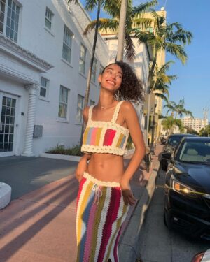 Dakota Moore-Lizotte Instagram - Lately 💕🌴🌹💨🥰