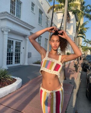 Dakota Moore-Lizotte Instagram - Lately 💕🌴🌹💨🥰
