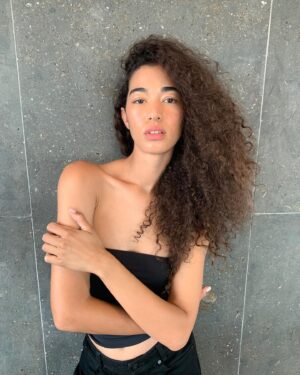 Dakota Moore-Lizotte Instagram - Humidity 🤝 Me