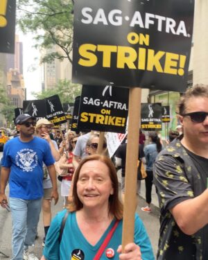 Dale Soules Instagram - 🪧Picketing for a FAIR CONTRACT for @sagaftra and @wgaeast with fellow members and allies. Please stop exploiting workers. 
Solidarity! ✊

#sagaftrastrong #sagaftrastrike #wgastrong #wgastrike