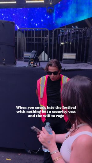 Dallas Hart Instagram - My favorite video ever 😂 #edc #festival #security #lasvegas