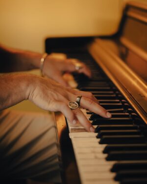 Dallas Hart Instagram - Comment a song you want me to cover on piano ⬇️ #piano #musician #model 📸 @_charyse
