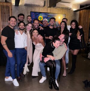 Dalton Rangel Instagram - Comemorar os 3 anos de @mirogastronomia  com essa energia e essa tchurmaa animadíssima não tem preço! Que conexão e que alegria viver a noite de ontem! Que venham mais e mais ❤️❤️❤️ @daltonrangel @ameirelles @pedromedeirosdermato @laenemarques @herculanoneto @dr.aldovasconcelos @chefrafarodrigues @marlon_batists @jaakelyne @mariano obrigada por nos apresentar esse time hahahhaha